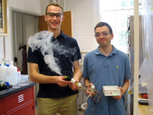 e-cigsStudents800x600