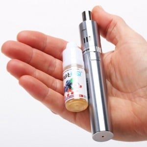 starterkit-joyetech-ego-one-2200mah-2.5-hand-size_1
