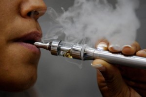 1214885-etats-americains-interdit-cigarette-electronique