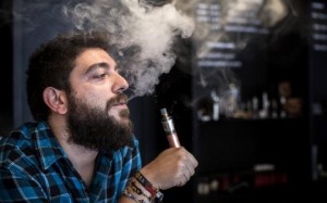 35821834-vaping-man-COMMENT-large_trans++P794i8zub1KbjVuJr3xjVoTnD47p1suUoUqRntLZvXA
