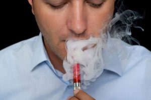 cigarette-electronique-son-efficacite-mise-en-doute-dans-une-etude-a-la-methodologie-douteuse